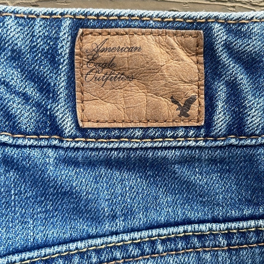 AMERICAN EAGLE WOMENS BLUE JEAN RAW HEM BUTTON FLY MINI SKIRT SIZE 6 - Picture 8 of 9